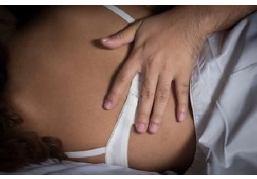 Litr wody przed stosunkiem? Seksuolożka zabrała głos