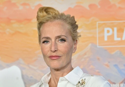 Gillian Anderson zachwyciła na premierze. Kwiatowa kreacja to hit