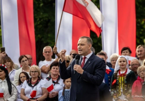 Prezydent podpisał ustawę zakazującą telefonów w szkołach. Są 2 wyjątki, o których rodzice muszą wiedzieć