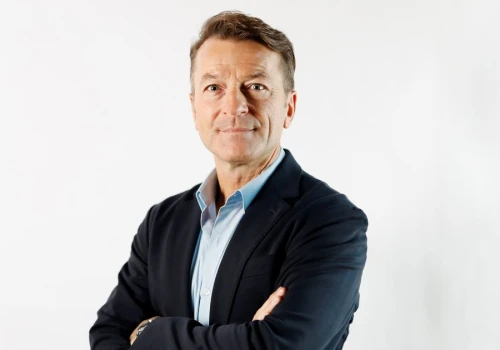 Suwerenność firm w Europie. Jak przedsiębiorstwa mogą bezpiecznie korzystać z chmury i sztucznej inteligencji?