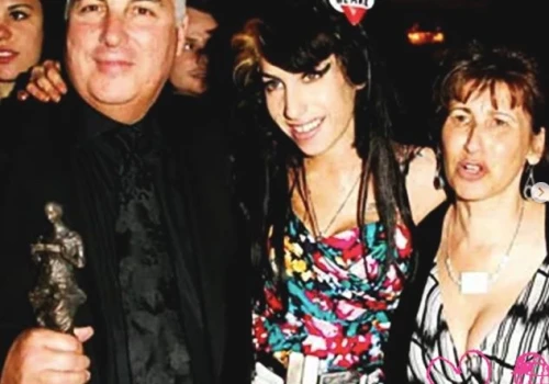 Ojciec Amy Winehouse przegrał proces. Zapłaci prawie milion funtów przyjaciółkom córki