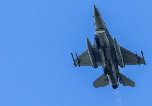 Polskie F-16 przechwyciły rosyjski samolot. Leciał nad Bałtykiem