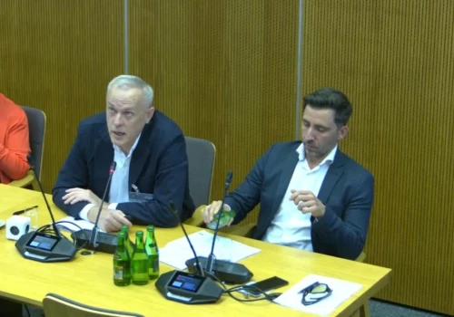 „Zdrowie w centrum – zdrowie to inwestycja w kapitał ludzki”. O przyszłości polskiego systemu ochrony zdrowia w Sejmie