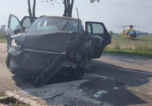 Z ostatniej chwili! Zderzenie trzech pojazdów. Droga jest zablokowana