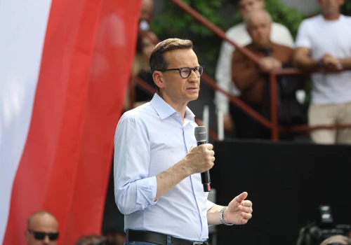 Morawiecki pokazuje siłę. Wielkie spotkanie po rozłamie w PiS
