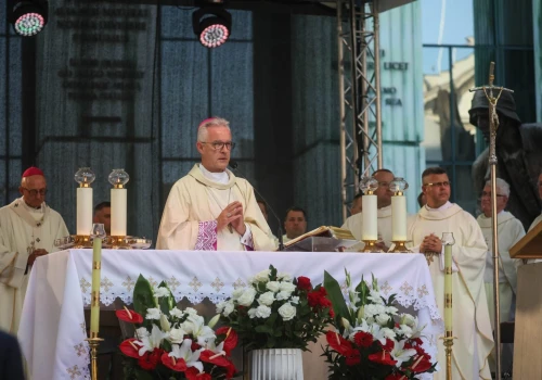 Bp Lechowicz: Powstanie Warszawskie było lekcją solidarności i współodpowiedzialności za państwo