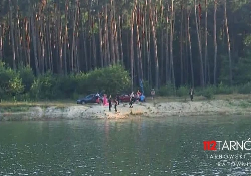 Ubrania i wędka na brzegu. Służby sprawdzają, co stało się nad zalewem w Niwce