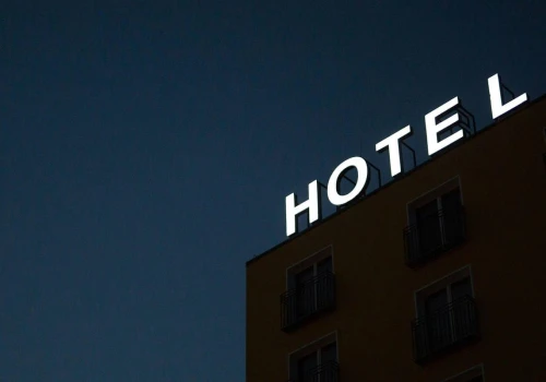 1,88 mld zł zaległości w HoReCa. Hotele redukują zaległości, restauracje toną w długach