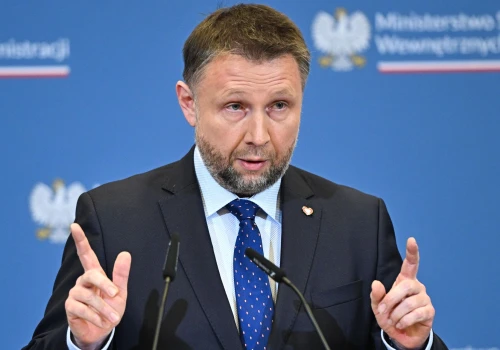 Szef MSWiA udzielał wywiadu, gdy nagle rozesłano alert RCB. Kierwiński mówił, jak sa…