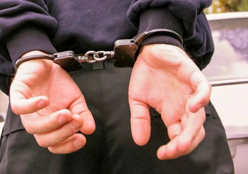 14-latkowie i 17-latek podejrzani o serię kradzieży. 21 aut w tydzień
