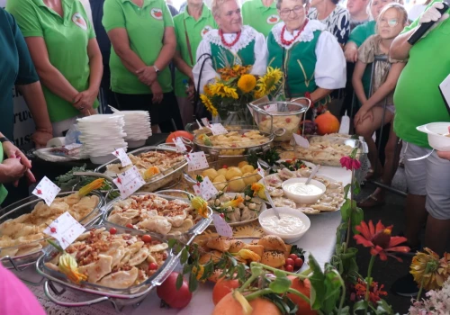 Takich pierogów nie ma nigdzie indziej – miłośnicy tego dania zjeżdżają do Pustkowa