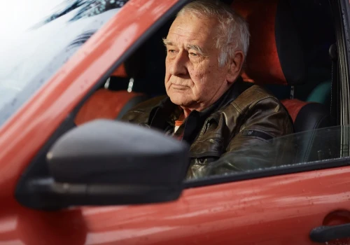 Seniorzy nie stracą prawa jazdy po 65. roku życia. UE zmienia zasady