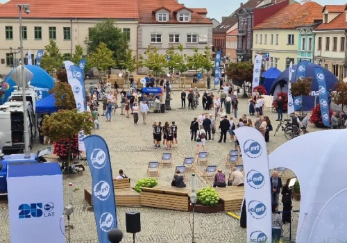 TVN24 na żywo z Konina. Plac Wolności zamienił się w telewizyjne serce Polski