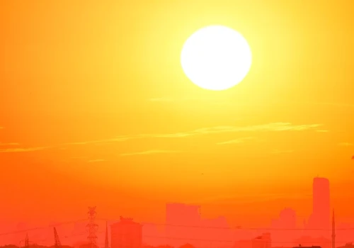 Upały w Polsce. Ponad tysiąc osób z udarem cieplnym, NFZ ostrzega przed skutkami wysokich temperatur