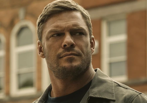 Alan Ritchson nie sądzi, by był wcieleniem w uniwersum DC Batman, ale rozważa zagranie innej postaci