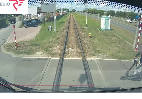 Hulajnogą elektryczną wjechał w pociąg POLREGIO!