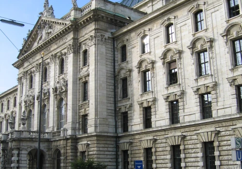 Sąd w Monachium: Suno łamał prawa autorskie, trenując AI na muzyce GEMA