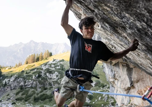 Giovanni Placci fleszem na „The Famous Gem” 9a w La Saume