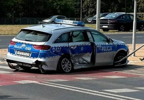 Groźny wypadek z udziałem radiowozu w Lublinie. Ranne cztery osoby, w tym policjanci