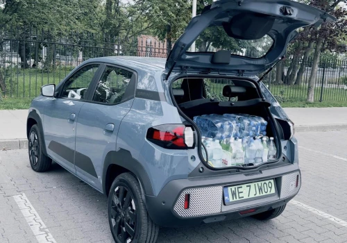 Jak naprawdę pojemny bagażnik ma nowa Dacia Spring?