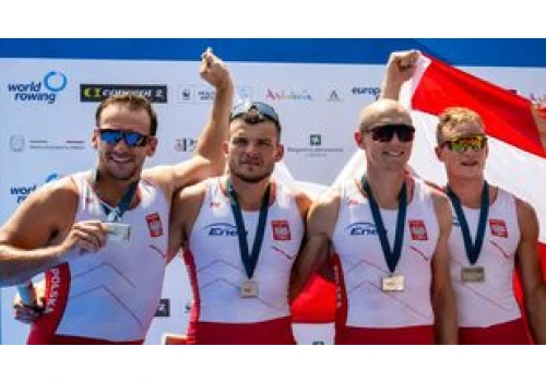 Srebro mistrzostw Europy dla zawodnika AZS UMK Toruń. Mirosław Ziętarski na podium w Varese