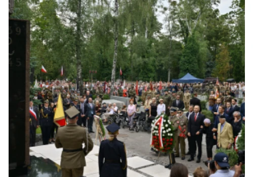 Przed pomnikiem Gloria Victis w godzinę „W” oddano hołd powstańcom