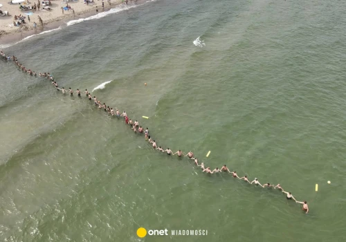 7-latek zaginął na plaży w Sopocie. Natychmiast utworzyli łańcuchy życia