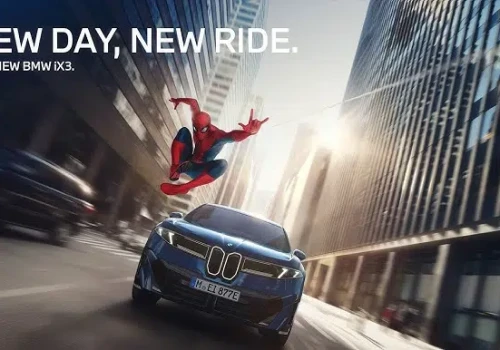 Odpalasz samochód, a tam reklama nowego Spider-Mana. BMW w ogniu krytyki