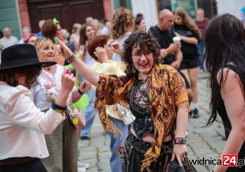 Roztańczony Rynek mimo deszczowych chmur – za nami druga Świdnicka Potańcówka!