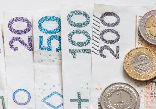 Masz taki banknot w portfelu? W sklepie mogą odmówić jego przyjęcia