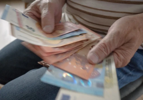 Niemcy wypłacają Polakom coraz więcej pieniędzy. Mamy drugie miejsce w UE