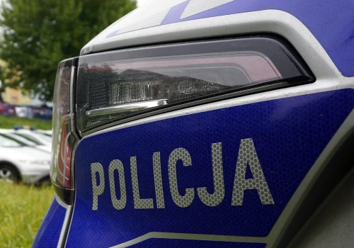 Dwa auta wypadły z drogi
