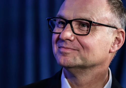 Andrzej Duda zrobi wiele, żeby się wzbogacić. 