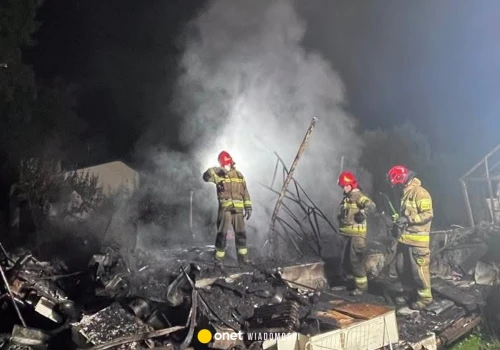Tragiczny pożar na działkach w Gdańsku. Z gruzów wydobyto dwa ciała