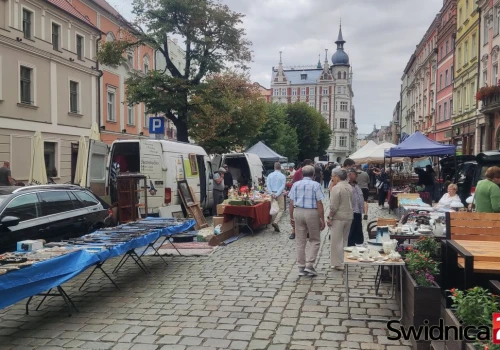 Niedziela pełna historii i skarbów. Sierpniowa Giełda Staroci w Świdnicy