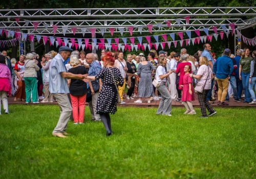 Po sobotniej ulewie wraca lato. Różanka zaprasza na koncert i wielką potańcówkę