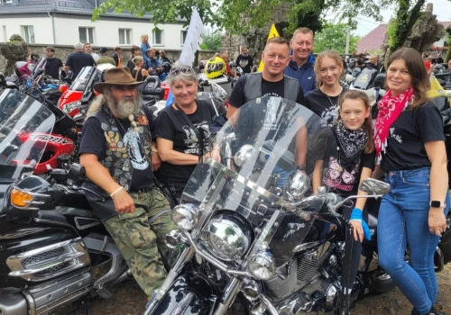 10 tysięcy motocykli na Górze św. Anny. „Mniej boją się wody święconej”