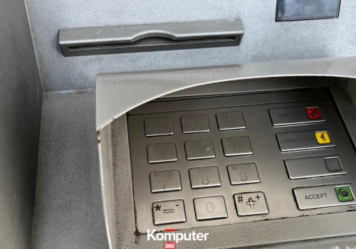 Dlaczego PIN do bankomatu ma tylko cztery cyfry? Wyjaśniamy, jak działają zabezpieczenia
