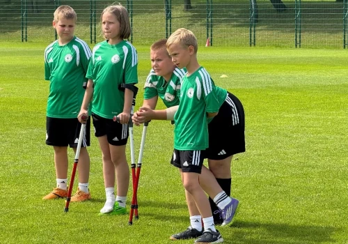 Amp futbol dla dzieci po amputacjach i z wadami kończyn. Od pierwszego treningu do drużyny seniorów