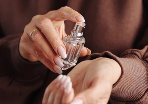 Nie tylko zasada 20 minut. Francuzka zdradza, jak kupować perfumy w Paryżu