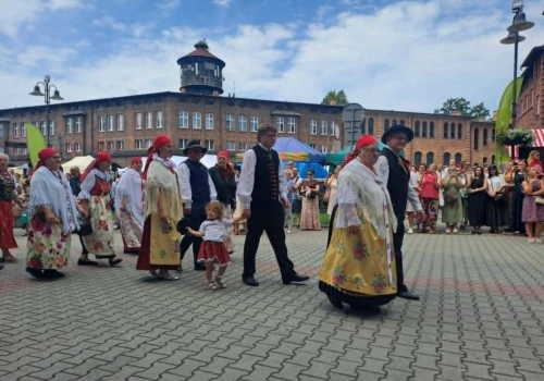 Kościół to dar, dlatego każdy odpust parafialny to święto dziękczynienia. Tak też było „u babci Anny̶ …