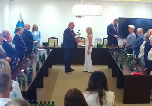 Monika Stolarz złożyła ślubowanie i rozpoczęła pracę w Radzie Miasta Imielin