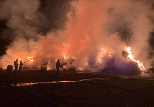Gdzie składować słomę i siano? Zasady ustawiania stogów