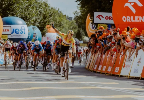 Tour de France Femmes 2026: Wiebes najlepsza w żółtej koszulce na finiszu w Genewie