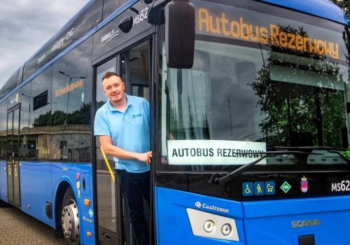 „Nie wiadomo, co mnie czeka”. Kierowca Mobilisu o kulisach pracy rezerwisty. (Nasza rozmowa)