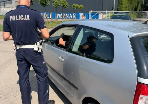 Myślał, że wygra wyścig ze sprawiedliwością – ta dogoniła go za sprawą śremskich policjantów