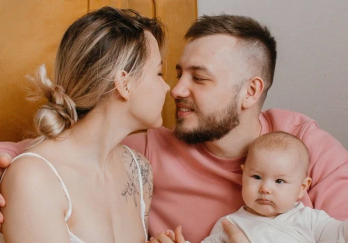 Dzieci nie dają największego szczęścia. Badania wskazują, że ważniejszy jest... partner