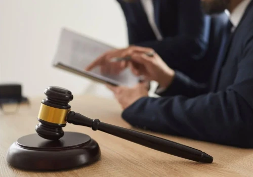 Inflacja spadła, długi zostały. Polacy masowo ogłaszają upadłość