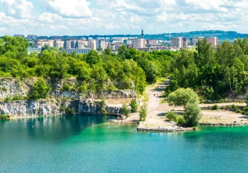 Nie góry i nie morze. Te miejsca przyciągają Polaków w wakacje