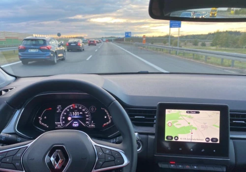 Unia Europejska wprowadzi w nowych samochodach ograniczenie do 140 km/h?